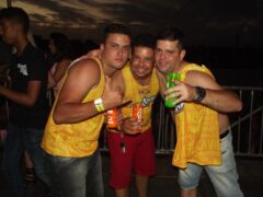 Oktober 10 Anos